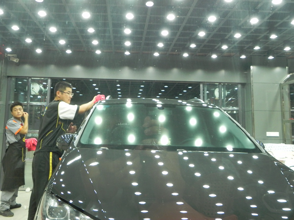 河南鄭州中牟豪爵養車堂-協助做玻璃纖維鍍膜.JPG